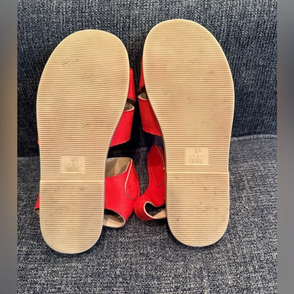 H&M Girls Red Cross-Strap casual coastal fashion chic Sandals Red Size 31 / US 1